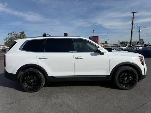 Used 2022 Kia Telluride EX w/ EX Premium Package image 2