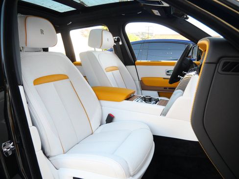 Used 2026 Rolls-Royce Cullinan AWD/4WD image 30