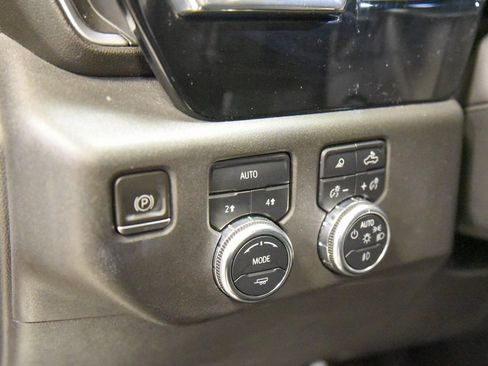 Used 2022 GMC Sierra 1500 SLT w/ SLT Convenience Package image 18
