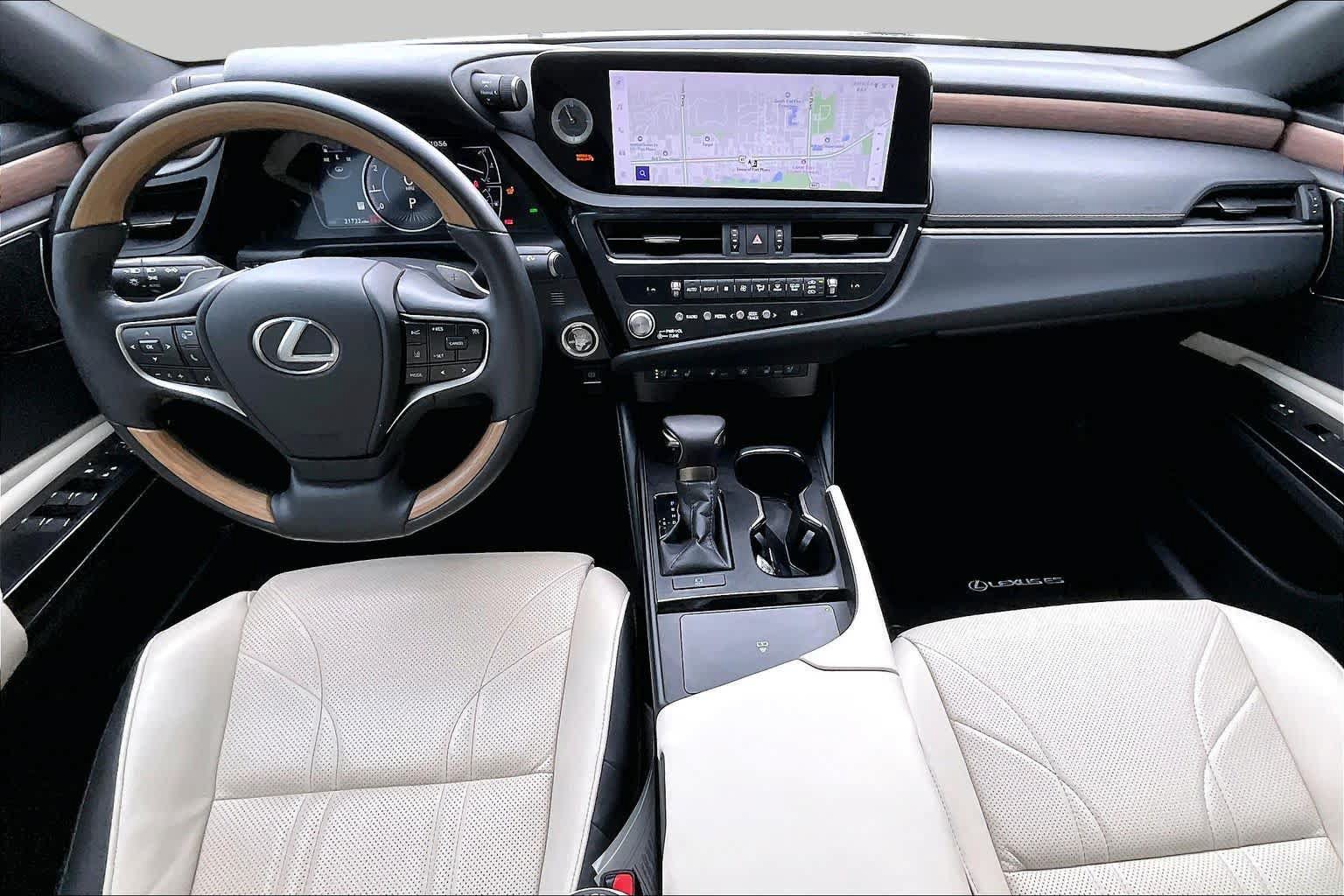 Used 2025 Lexus ES 350 Ultra Luxury w/ Accessory Package (Z2) FWD image 16