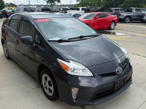 Used 2015 Toyota Prius Three FWD image 2