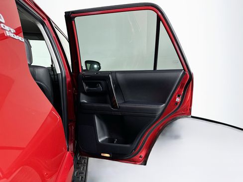 Used 2024 Toyota 4Runner TRD Off-Road Premium image 28