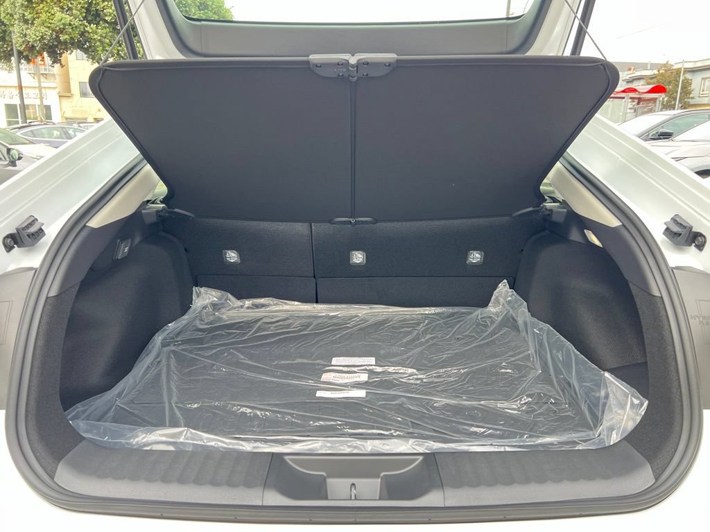 New 2027 Toyota Prius Plug-In Hybrid FWD image 8