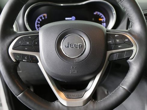 Used 2019 Jeep Grand Cherokee Limited image 14