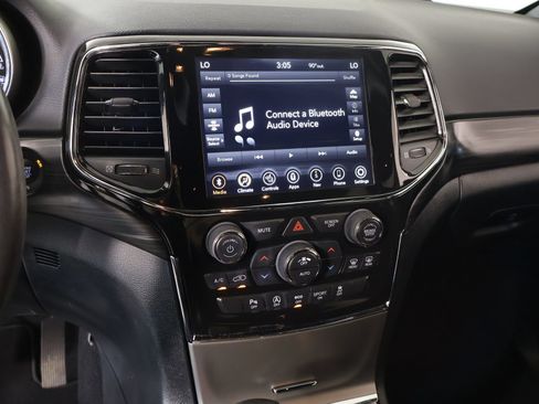 Used 2021 Jeep Grand Cherokee Laredo X AWD/4WD image 5