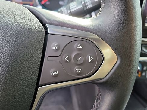 Used 2023 Chevrolet Traverse LT image 23