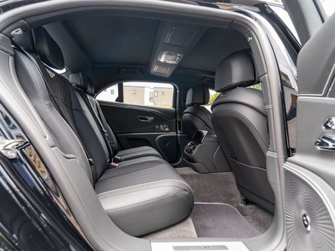 Used 2024 Bentley Flying Spur S V8 AWD/4WD image 17