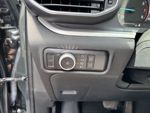 Used 2022 Ford Explorer XLT w/ Equipment Group 202A image 28