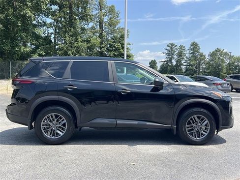 Certified 2025 Nissan Rogue S image 26