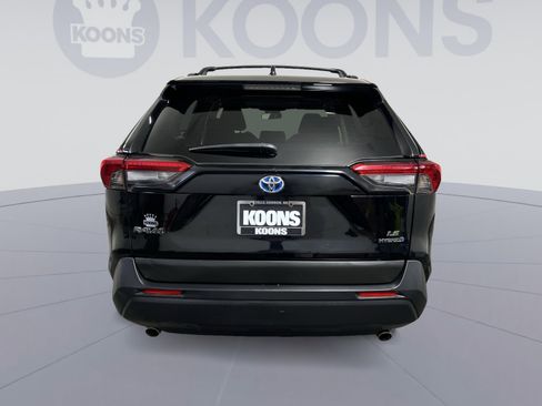 Used 2023 Toyota RAV4 LE image 5