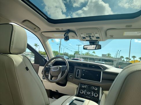 Used 2022 GMC Yukon XL Denali RWD image 31
