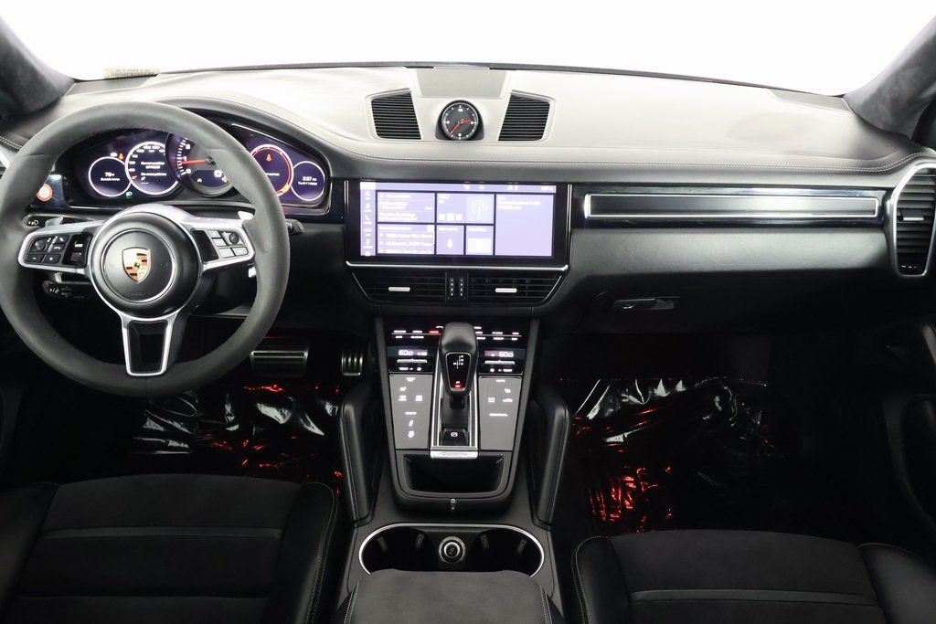 Used 2021 Porsche Cayenne GTS AWD/4WD image 8