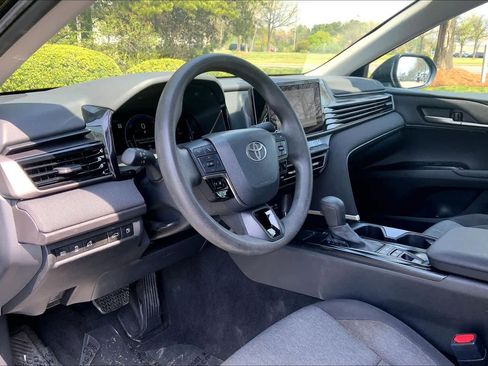 Certified 2025 Toyota Camry LE FWD image 32