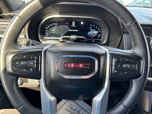 Used 2023 GMC Yukon SLT w/ Max Trailering Package AWD/4WD image 18