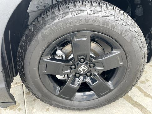 Used 2025 Honda Ridgeline Black Edition image 5