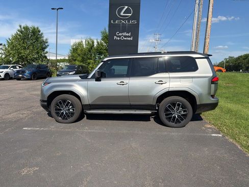 Used 2026 Lexus GX 550 w/ Cold Area Package AWD/4WD image 7