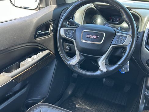 Used 2018 GMC Canyon Denali RWD image 15