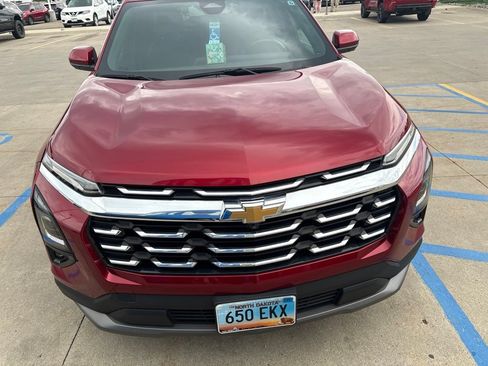 Used 2025 Chevrolet Equinox LT w/ Convenience Package II AWD/4WD image 8