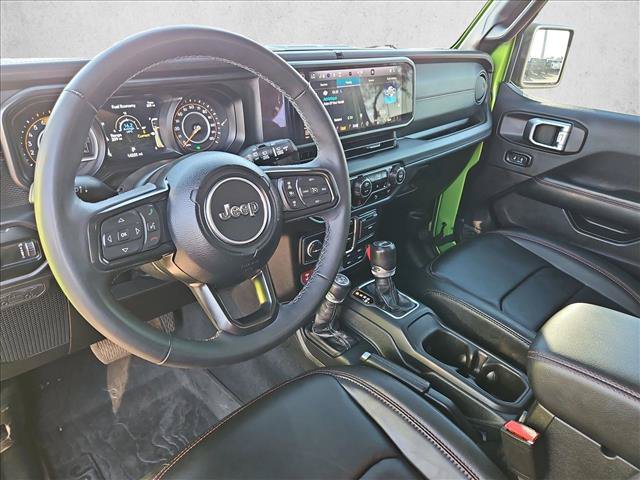 Used 2025 Jeep Wrangler Unlimited Rubicon AWD/4WD image 12