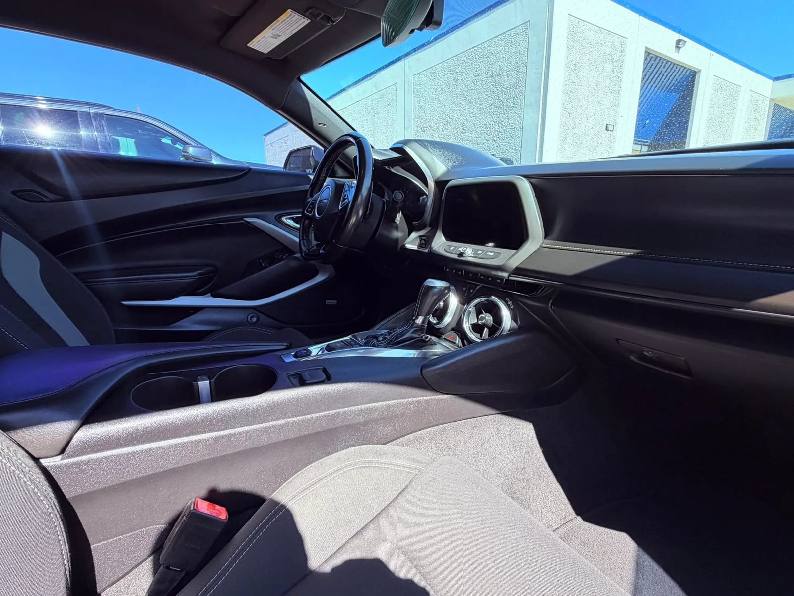 Used 2020 Chevrolet Camaro LT w/ Technology Package RWD image 18