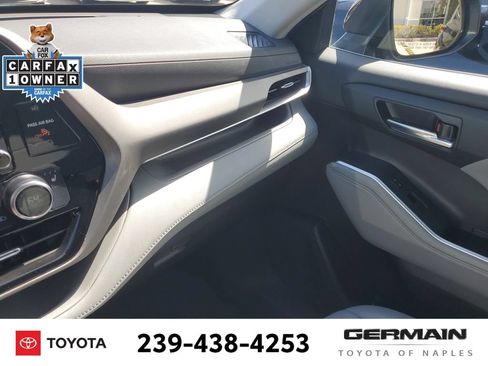 Used 2022 Toyota Highlander XLE AWD/4WD image 37