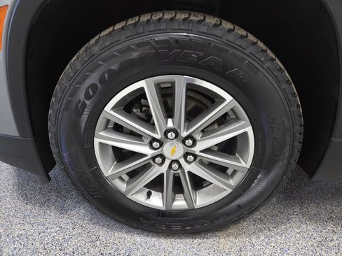 Used 2023 Chevrolet Traverse LT image 41