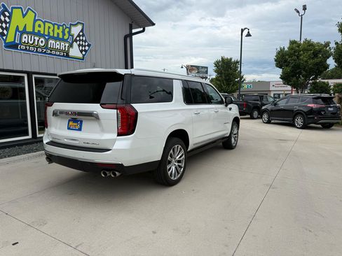 Used 2021 GMC Yukon XL Denali w/ Denali Premium Package AWD/4WD image 6