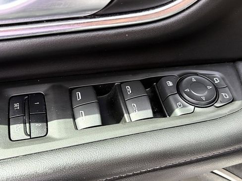 Used 2022 Chevrolet Tahoe LT w/ Luxury Package AWD/4WD image 18