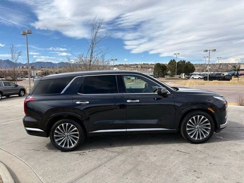 Used 2024 Hyundai Palisade Calligraphy image 9