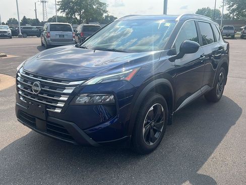 Used 2025 Nissan Rogue SV w/ SV Premium Package AWD/4WD image 12