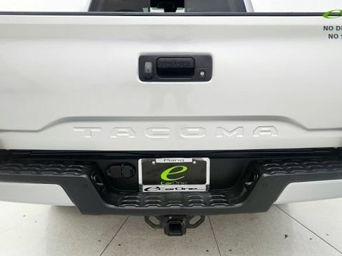 Used 2022 Toyota Tacoma TRD Sport w/ Technology Package AWD/4WD image 19
