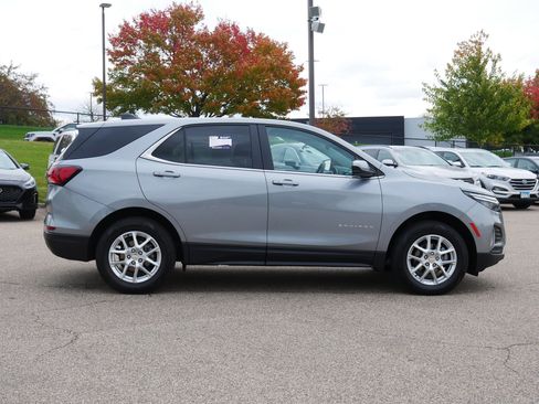 Used 2024 Chevrolet Equinox LT w/ Driver Convenience Package AWD/4WD image 5