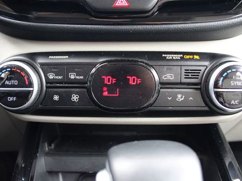 Used 2020 Kia Soul EX FWD image 27