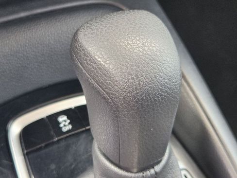 Used 2024 Toyota Corolla LE FWD image 21