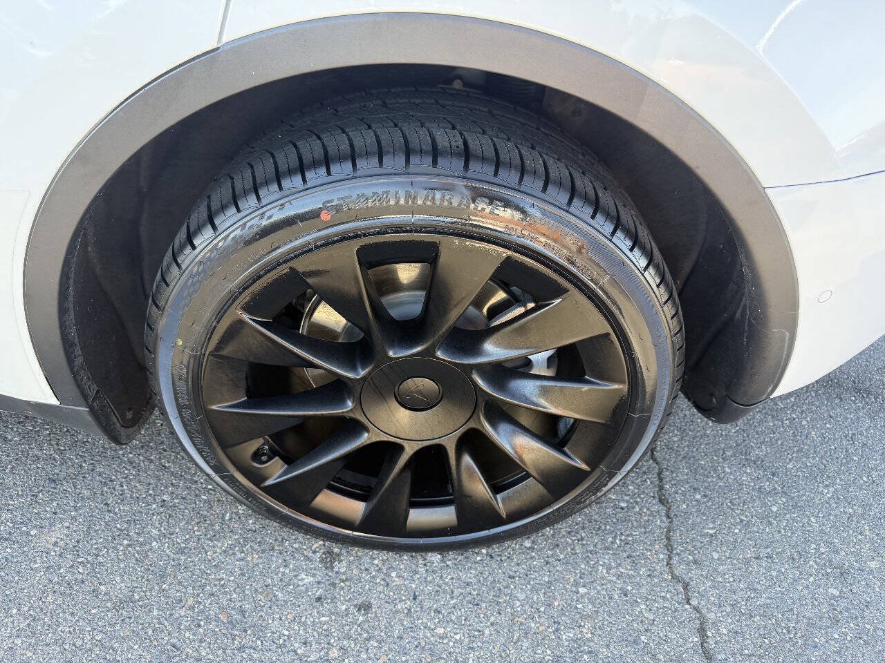 Used 2022 Tesla Model Y Long Range AWD/4WD image 8