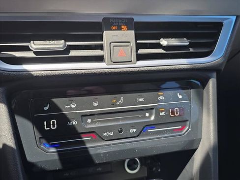 New 2026 Volkswagen Taos SE FWD image 19