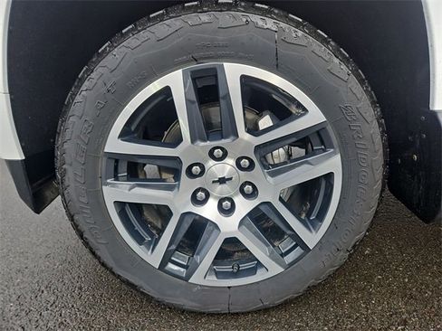 Used 2024 Chevrolet Colorado Z71 w/ Z71 Convenience Package 2 image 33