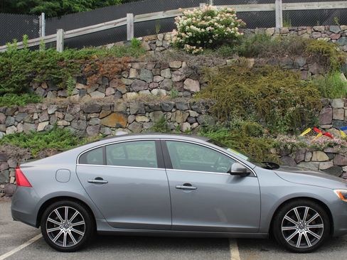 Used 2017 Volvo S60 T5 Inscription Platinum AWD/4WD image 5