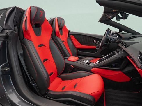 Used 2023 Lamborghini Huracan EVO RWD image 12