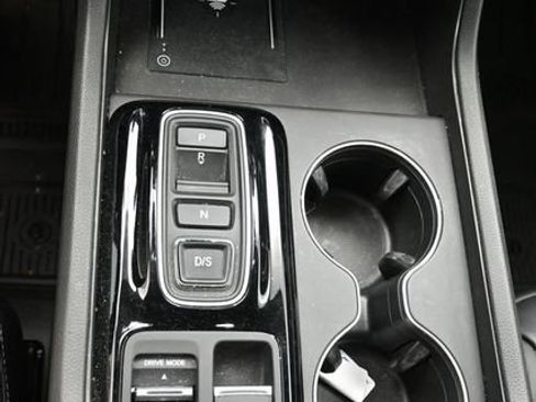 Used 2025 Honda Pilot EX-L image 36