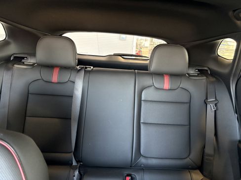 Used 2025 Chevrolet Trax RS w/ Sunroof Package image 21