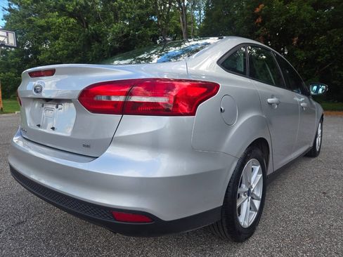 Used 2017 Ford Focus SE FWD image 9