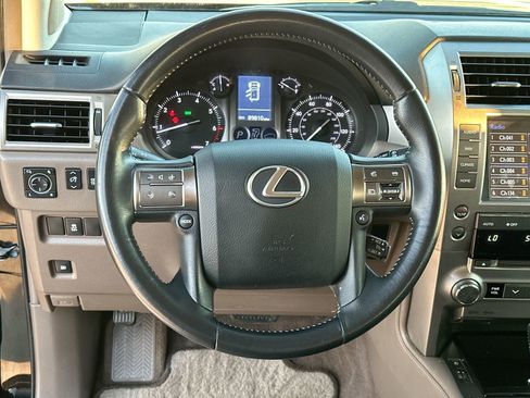 Used 2017 Lexus GX 460 image 14