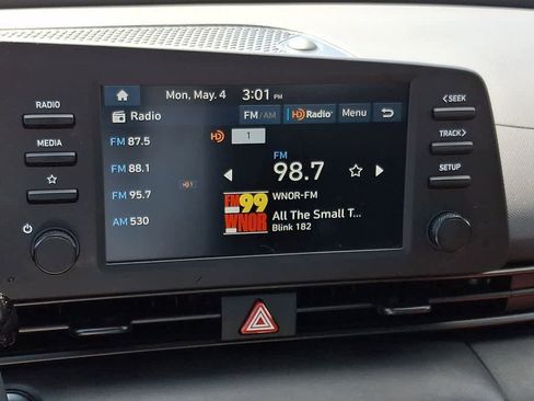 Certified 2025 Hyundai Elantra Sport FWD image 15