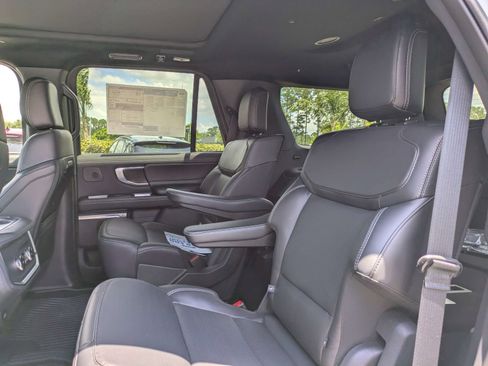 New 2025 Ford Expedition Platinum w/ Stealth Performance Package AWD/4WD image 8