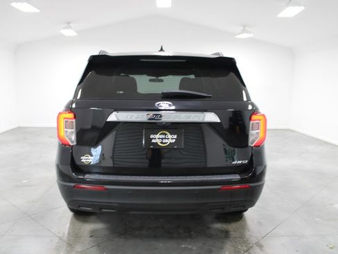 Used 2023 Ford Explorer XLT AWD/4WD image 8