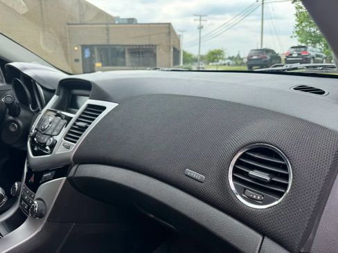 Used 2014 Chevrolet Cruze LT FWD image 25