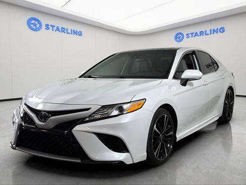 Used 2020 Toyota Camry XSE FWD image 16