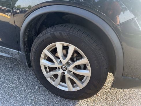 Used 2018 Nissan Rogue SV AWD/4WD image 5