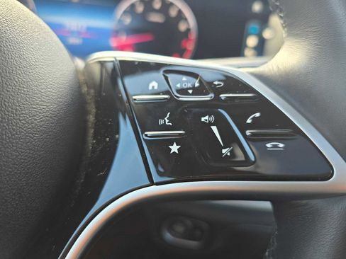 Certified 2025 Mercedes-Benz GLE 350 4MATIC image 34